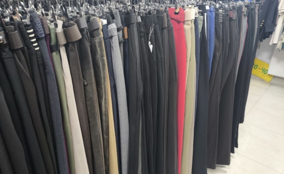 Почему стилисты советуют эти джинсы весной 2026: секрет универсального оттенка Почему стилисты советуют эти джинсы весной 2026: секрет универсального оттенка