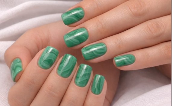 Зеленый маникюр 2026: почему этот цвет вытеснит весной нюд и красный Зеленый маникюр 2026: почему этот цвет вытеснит весной нюд и красный
